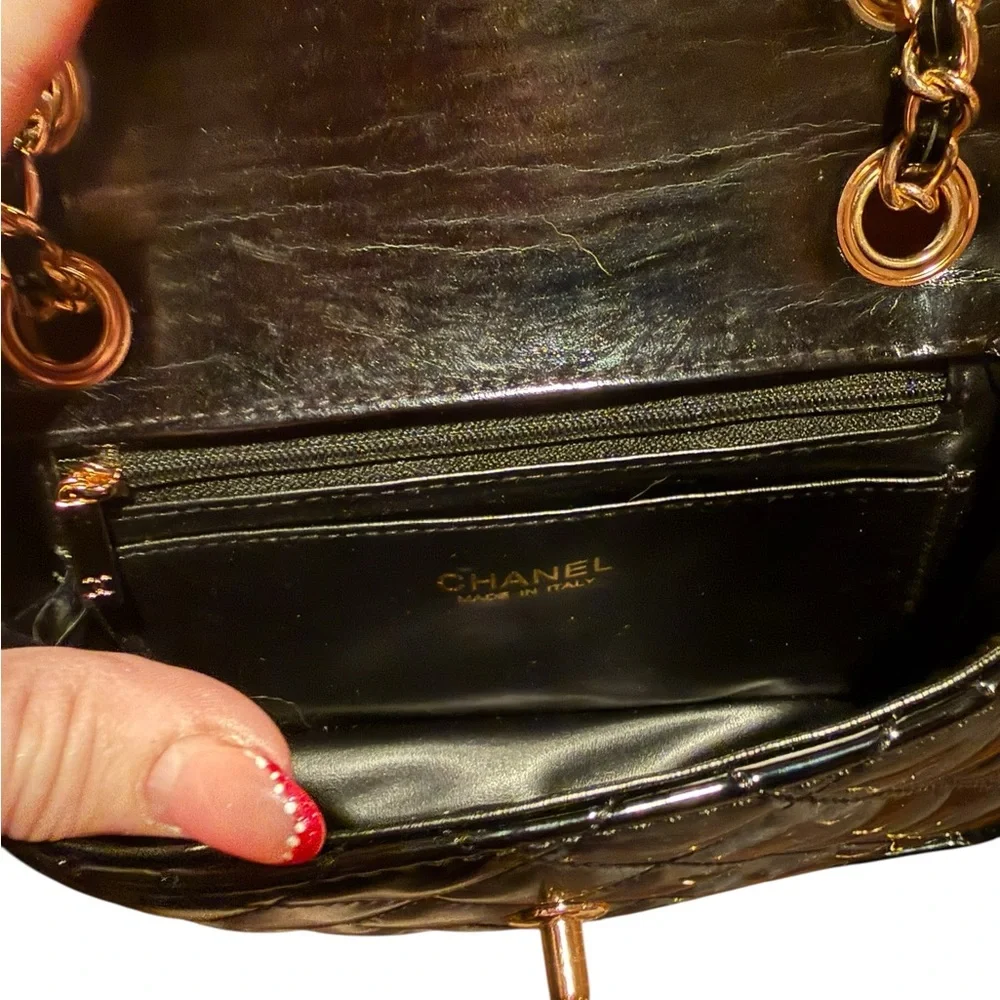 CHANEL Black Quilted Small Flap Crossbody with Gold Hardware GWP - Picture 5 of 6